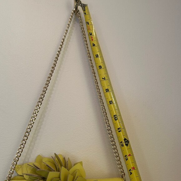 NEW (NWOT) Nine West vegan leather yellow petal shoulder bag, goldtone hardware - Picture 16 of 16